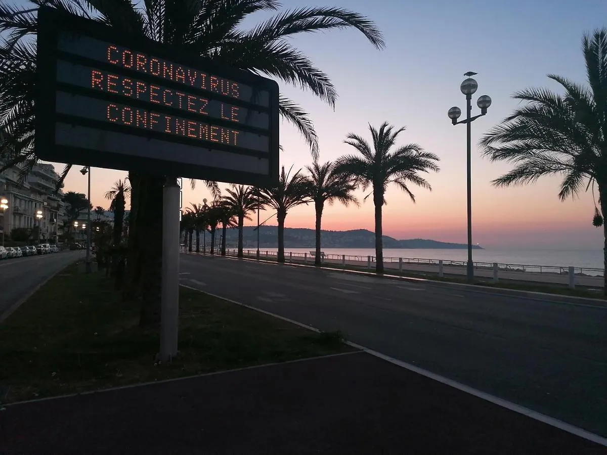 Terrasse Vue Mer Plage A 50 M Parking Nice 0*,  France