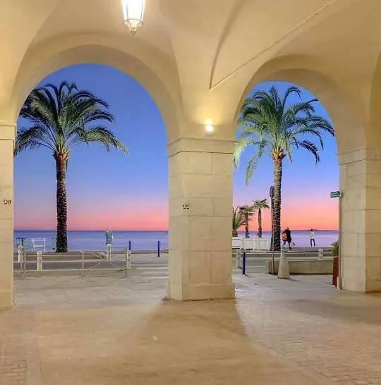 Terrasse Vue Mer Plage A 50 M Parking Nice Apartment